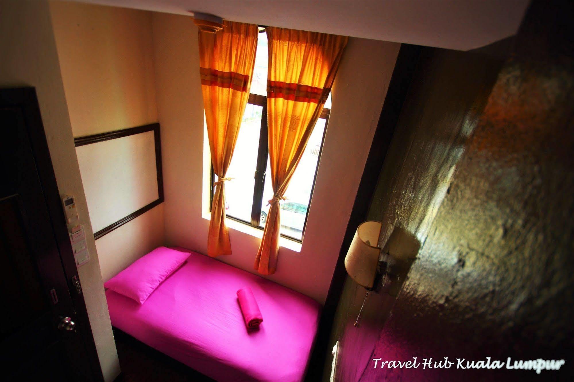 Auberge de jeunesse Travel Hub Highstreet à Kuala Lumpur Extérieur photo